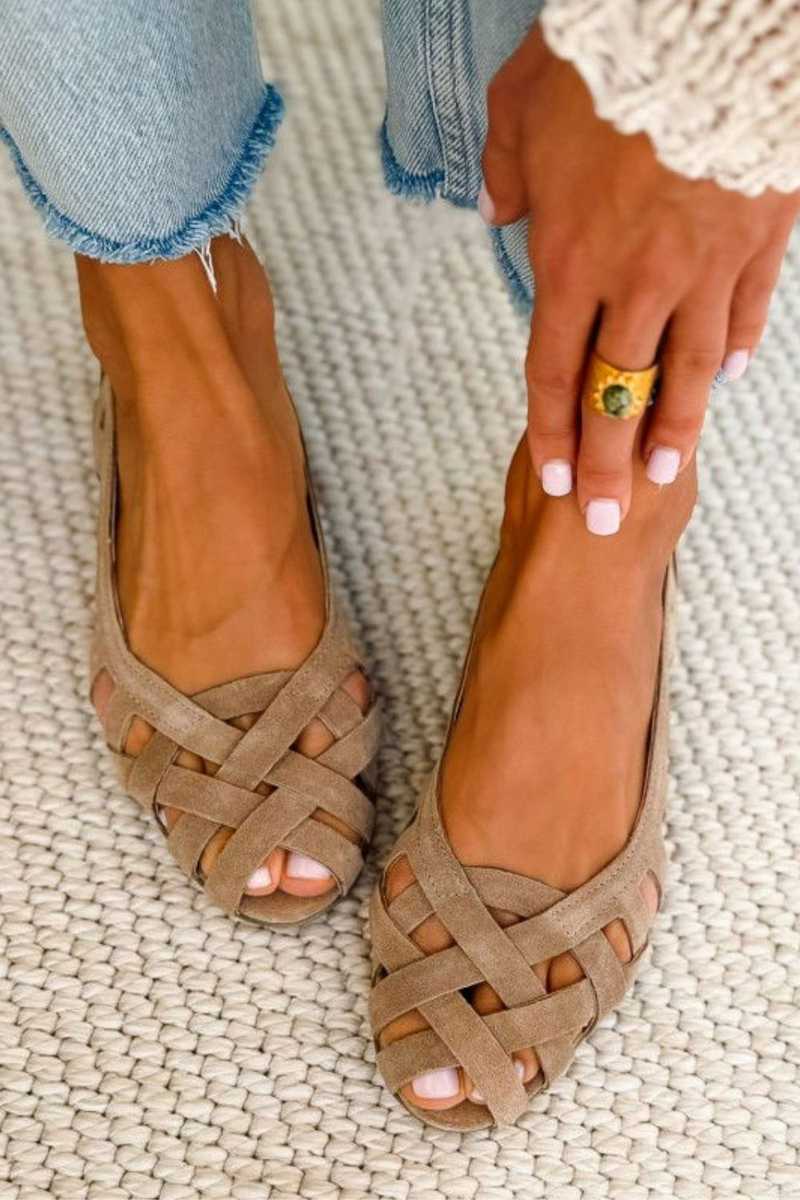 Perpetua | Woven Fuchsia Flat