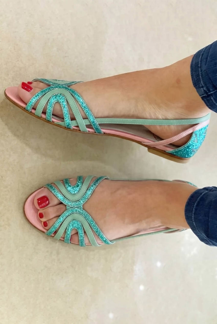 Saoirse | Golden Elegance Flat